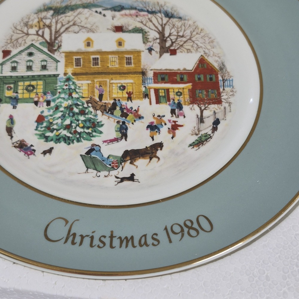 Avon Christmas Plate "Country Christmas" 1980- Vtg 8th Edition 22k gold trim - Picture 11 of 16